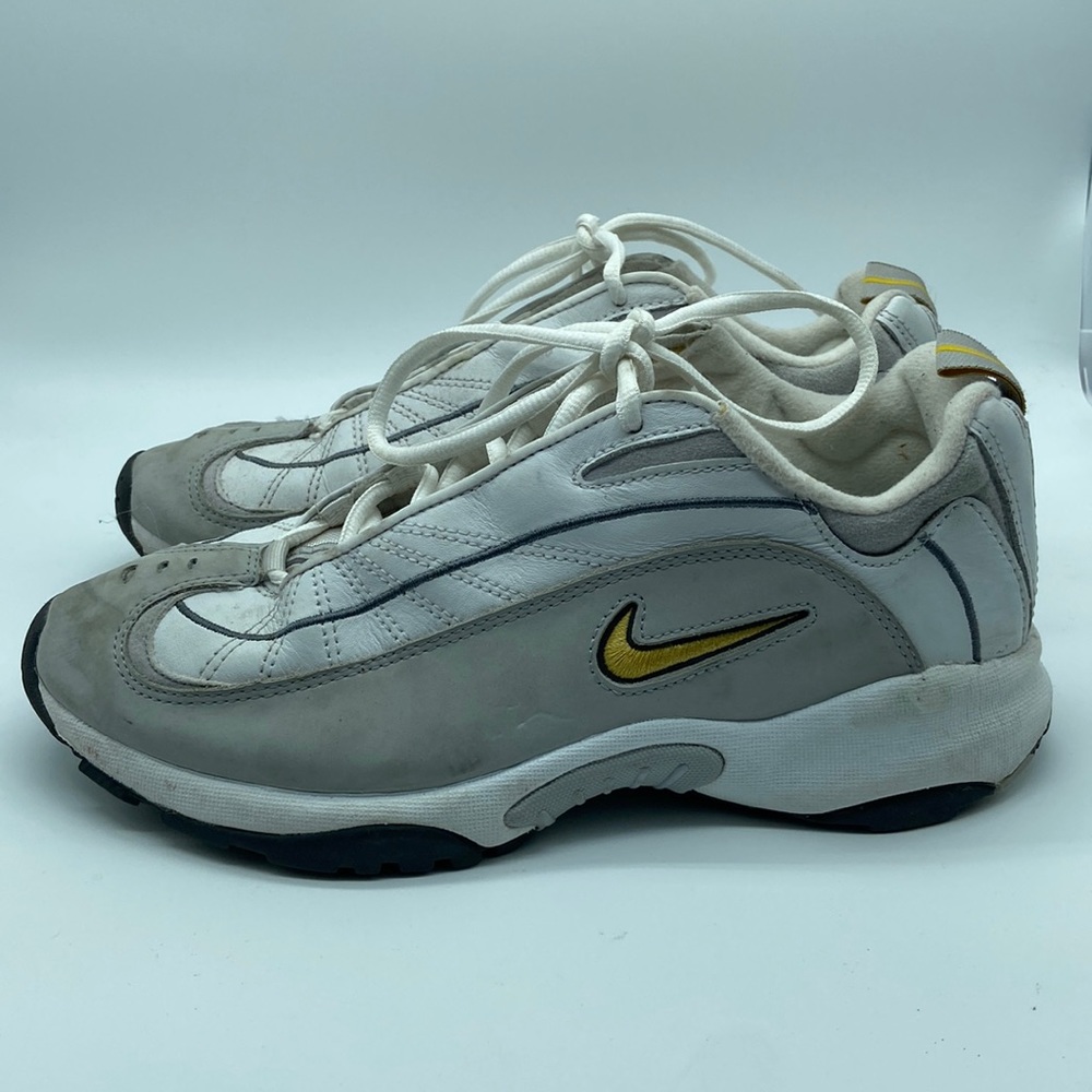 Nike Women’s Cross Trainers Athletic Running Shoes Size 9